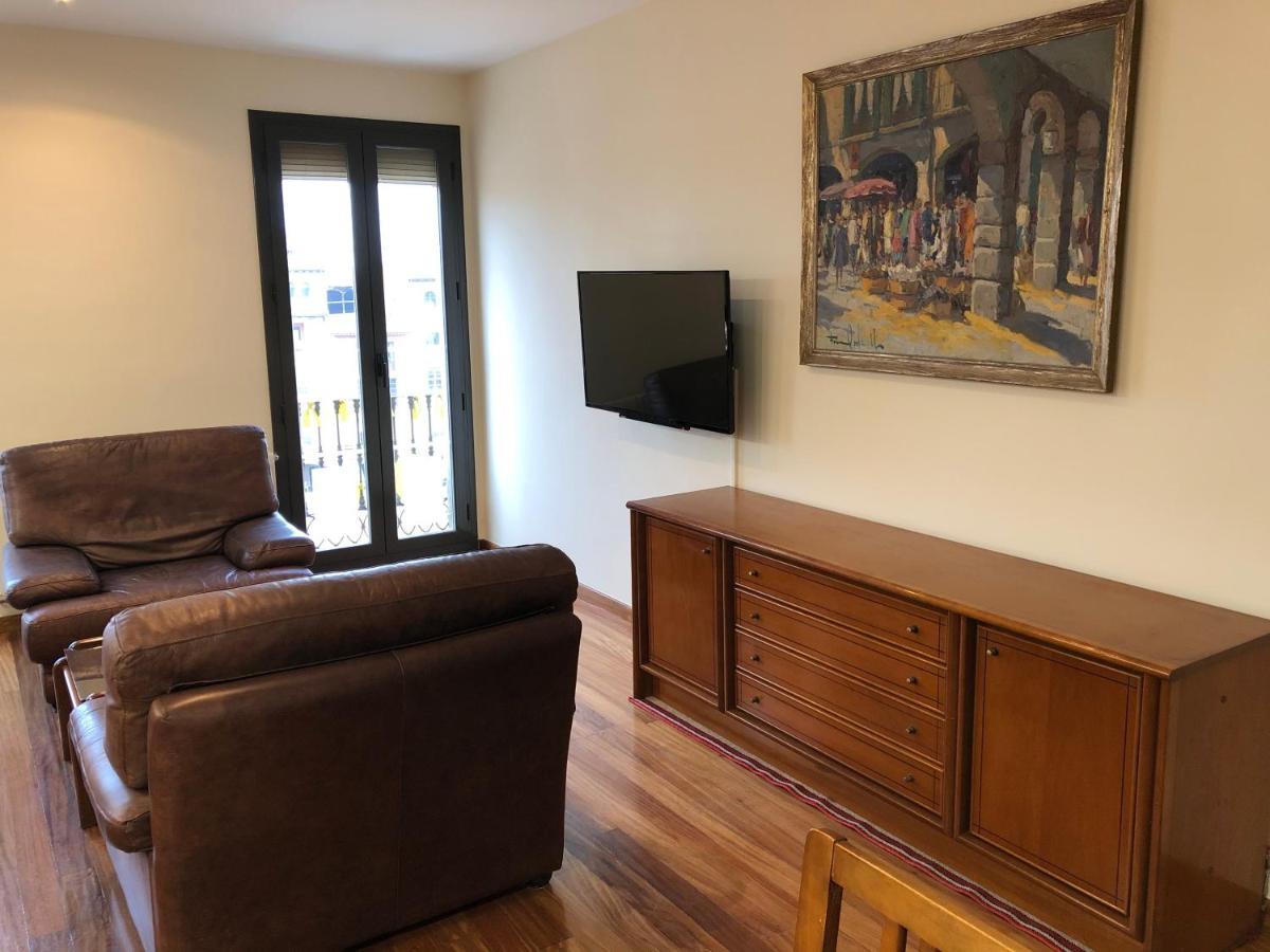 Apartaments Vicus 2 Con Vistas A La Plaza Mayor De 비크 외부 사진